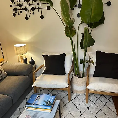 New Flat, Canal Saint Martin, Close To Marais Lejlighed